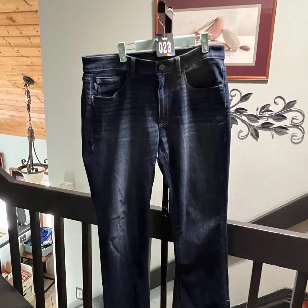 NWOT. Buckle Outpost Makers Dark Wash Blue Jeans 34 x 32 #JTB023